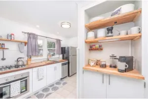Image of Kingwood Cottage, a beautiful 2-bedroom cottage across from Kingwood