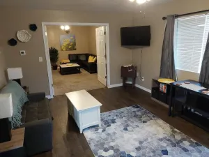 Image of NEW!!! The Uptown Oasis...seconds from Uptown Marion!!!