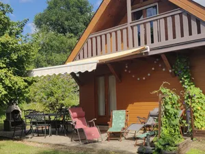 Image of Charming Wooden House with Garden and High-Speed Internet, Near Hiking Trails