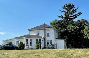 Image of Fort Hill Hideaway Apartment-upper Not handicapped accessible.