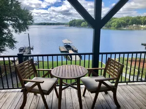 Image of Luxurious 5 bed 3 1\/2 bath lakefront home: private pier, 2 paddleboards, 2 kayak