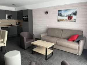 Image of 80m from resort center, 1st floor, view ski slopes, swimming pool, balcony, tv, ski locker, 52m²
