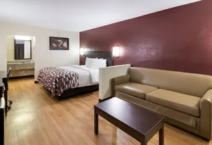 Image of Red Roof Inn & Suites Commerce - Athens