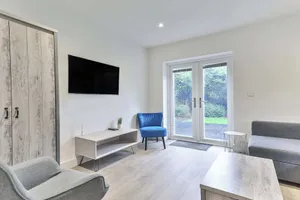 Image of 3 Bed Refurbished, Modern House, Wifi, Patio Area