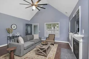 Image of Spacious 4BR with Loft Bedroom