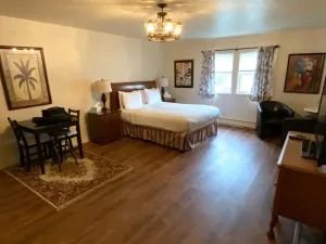 Image of Spacious Private Suite Parksboatinggolf