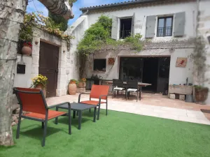 Image of Mas \" La Maison de mon Père \" Avignon à 10 Minutes, Village de Pujaut 30131
