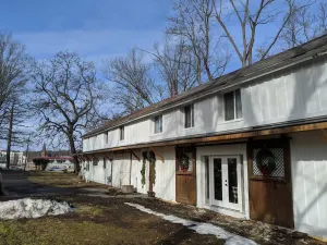Image of Historic Barn 2 Bedroom Apartment - Racetrack View & Legoland