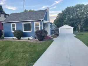 Image of 3rd and Surf- 2 blocks from the lake, 1 block from the Legendary Surf Ballroom