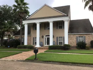 Image of Large Executive 3 bedroom gorgeous entertainment home in Baton Rouge