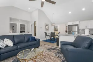 Image of Great home with 4 King Beds\/Wifi\/Safe