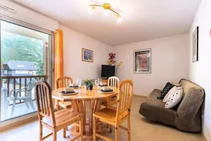 Image of Appartement T2 avec Jardin - 6 Couchages, 3 Étoiles, Parking, WiFi - Saint-Lary-Soulan - FR-1-457-224