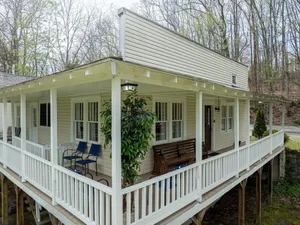 Image of Group Friendly 4 BR 6 mi to ACE \/ 4 mi to AOTG \/ 1.4 mi to Downtown Hot Tub