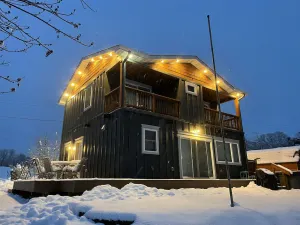 Image of 3 Bed Lake House with Balconies