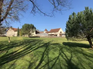 Image of Country house set in 100 acres of parks, woods and lakes. Indoor heated pool.