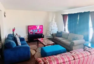 Image of Huge comfortable and cozy house Near Longview lake