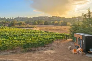 Image of Luxury Vineyard Escape w Fireplace - Malbec