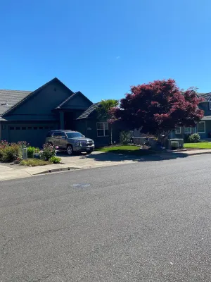 Image of 4 bdrm home, sleeps 8, with swim spa minutes from Hayward Field, wineries, golf.