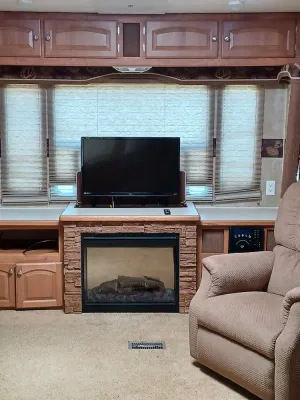 Image of Cozy 1-Bedroom RV with Fireplace in a Peaceful area!