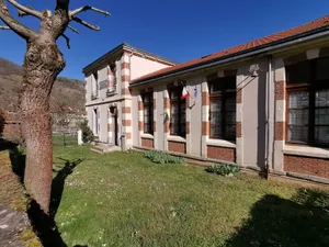 Image of Comfortable 3-bedroom cottage by the Allier River