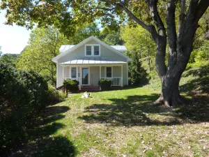 Image of Afton Station Cottage -Beautifully Renovated Blue Ridge Scenic Historic Setting