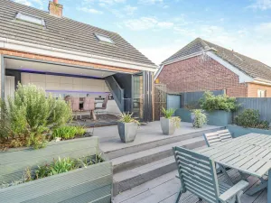 Image of Stunning Bungalow And Views Private Parking for 3 Cars & Tesla Power Point Fee Upon Use