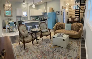 Image of Adorable Downtown Carriage House Cottage