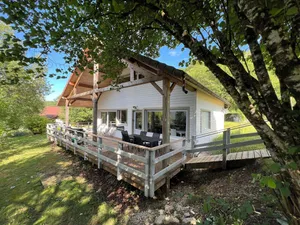 Image of Gite for 6-9: wooden house w\/ a high-quality contemporary layout & lots of space