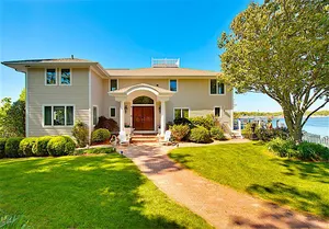 Image of Coastal Holiday Retreat: Luxury Waterfront, Hot Tub & Private Beach