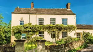 Image of Luxury 6 Bed House, Hot Tub, Games Room and in Walking Distance  to Village Pub