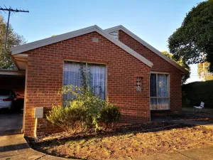 Image of Cosy unit walk to station Wifi Parking backyard