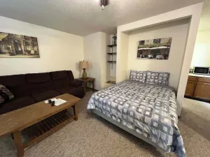 Image of 201 E Veterans St Apt G by Patriot Properties