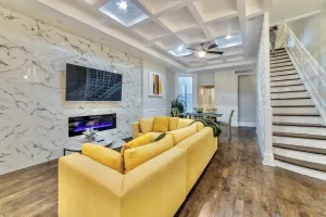 Image of Luxury Chicago TH is a 10-minute drive to DWTN, perfect for  city access RSV Now