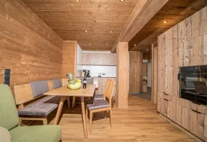 Image of 1213 Vallüla Schima Drosa
