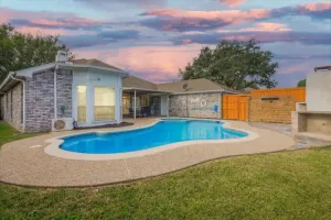 Image of Lovely oasis with a pool, hot tub, gym and sauna!