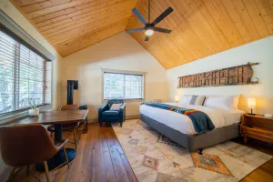 Image of Shasta View Lodge - Cabin 5