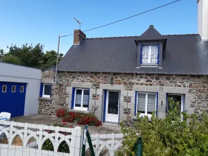 Image of Seaside house with enclosed garden 3 bedrooms\/7people Beach 550m away