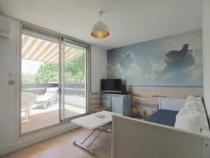 Image of Joli T2 CABINE 5 COUCHAGES RENOVE AVEC PISCINE LA GRANDE MOTTE | PETITE MOTTE