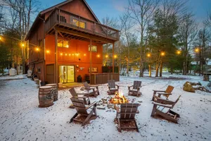 Image of Refined Friends & Family Fun Cabin w\/ a Twist*Hot Tub*Sauna*