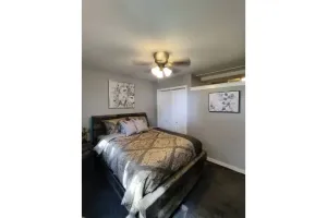 Image of Lovely Apartment in Historic Sherman Hills #14