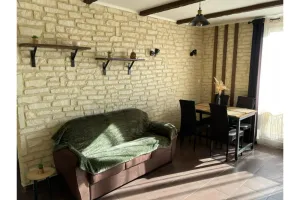 Image of Very nice, secure, refurbished apartment close to all amenities