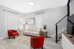 Image of Tasteful oasis in old Roseville