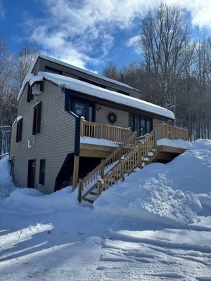 Image of Bluff’s Edge Secluded Retreat with 2 car garage!