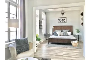 Image of Historic Perfectly-located Uptown Studio