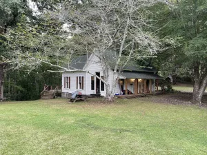 Image of Laurel Springs- A 1927 Farmhouse renovated with modern day comforts!