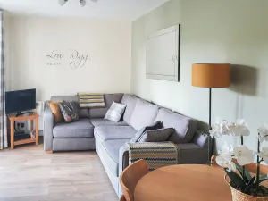 Image of Bowness On Windermere, Lovely Apartment for 4 With Parking