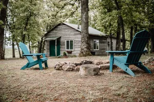 Image of Cute Ozark Mountain cabin in the woods: a quiet escape or adventurous exploring
