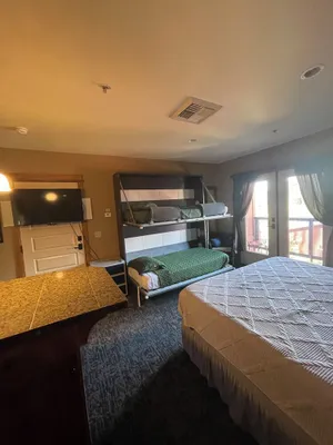Image of 🏄‍♂️🥾 Family Fun * Murphy Bunkbeds * Silver Mtn 🚵❄️
