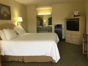 Image of Look No Further! Free Breakfast & Parking, Pool, Minutes to Cambridge Park