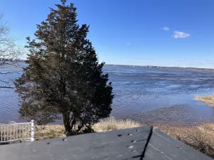 Image of 2-Bedroom Apt Sleeps 7! - 1\/4 mile to Beach!